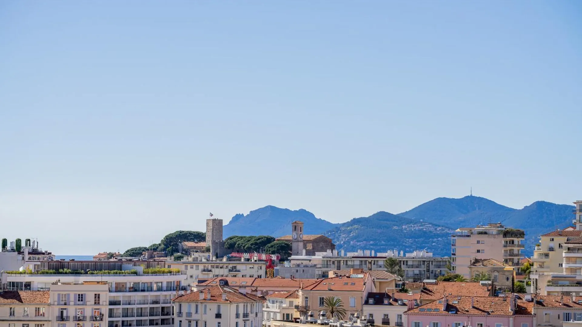 Appartement Avec Terrasse Et Vue Mer Cannes 0*,  France