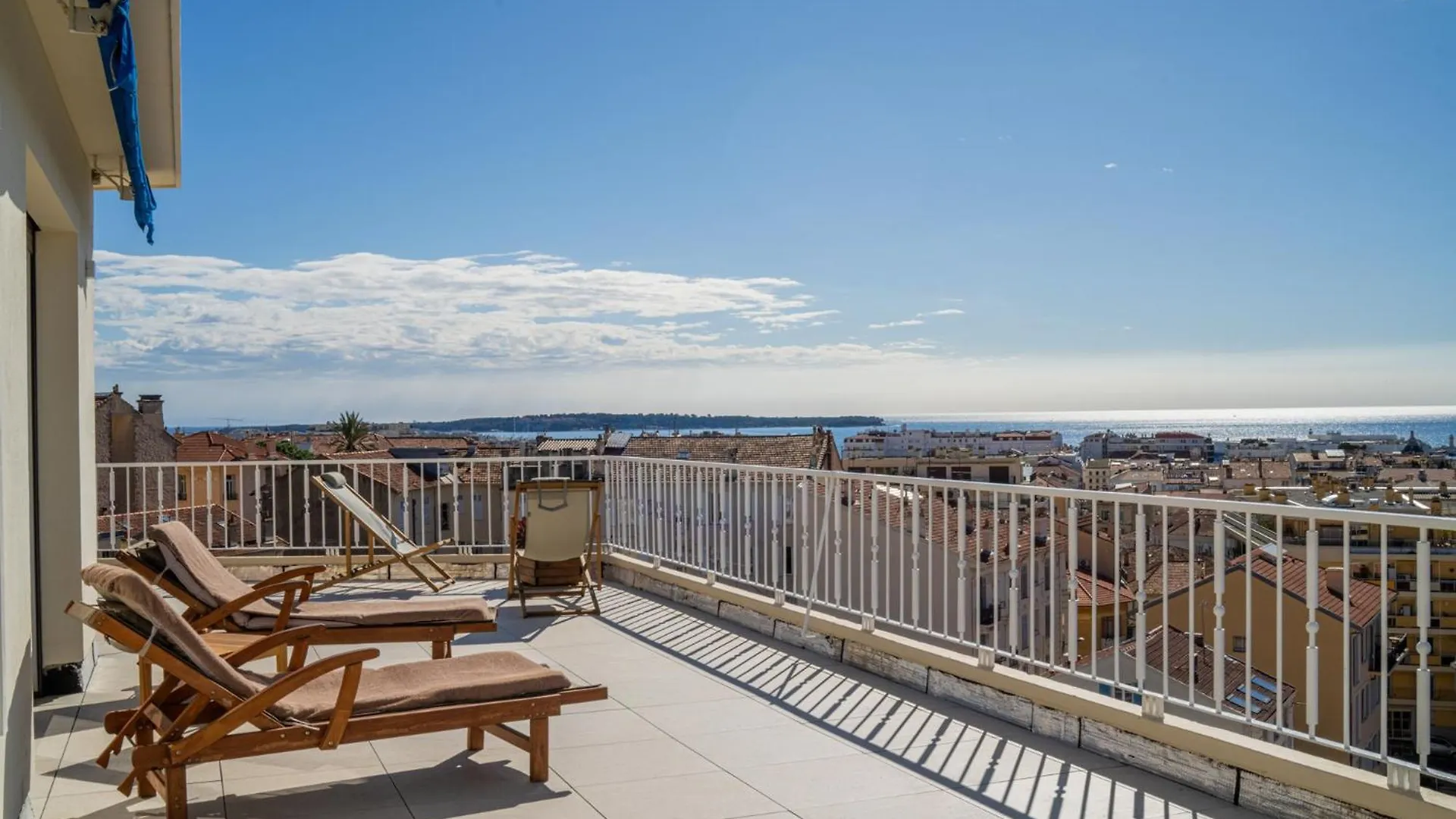 Appartement Avec Terrasse Et Vue Mer Cannes