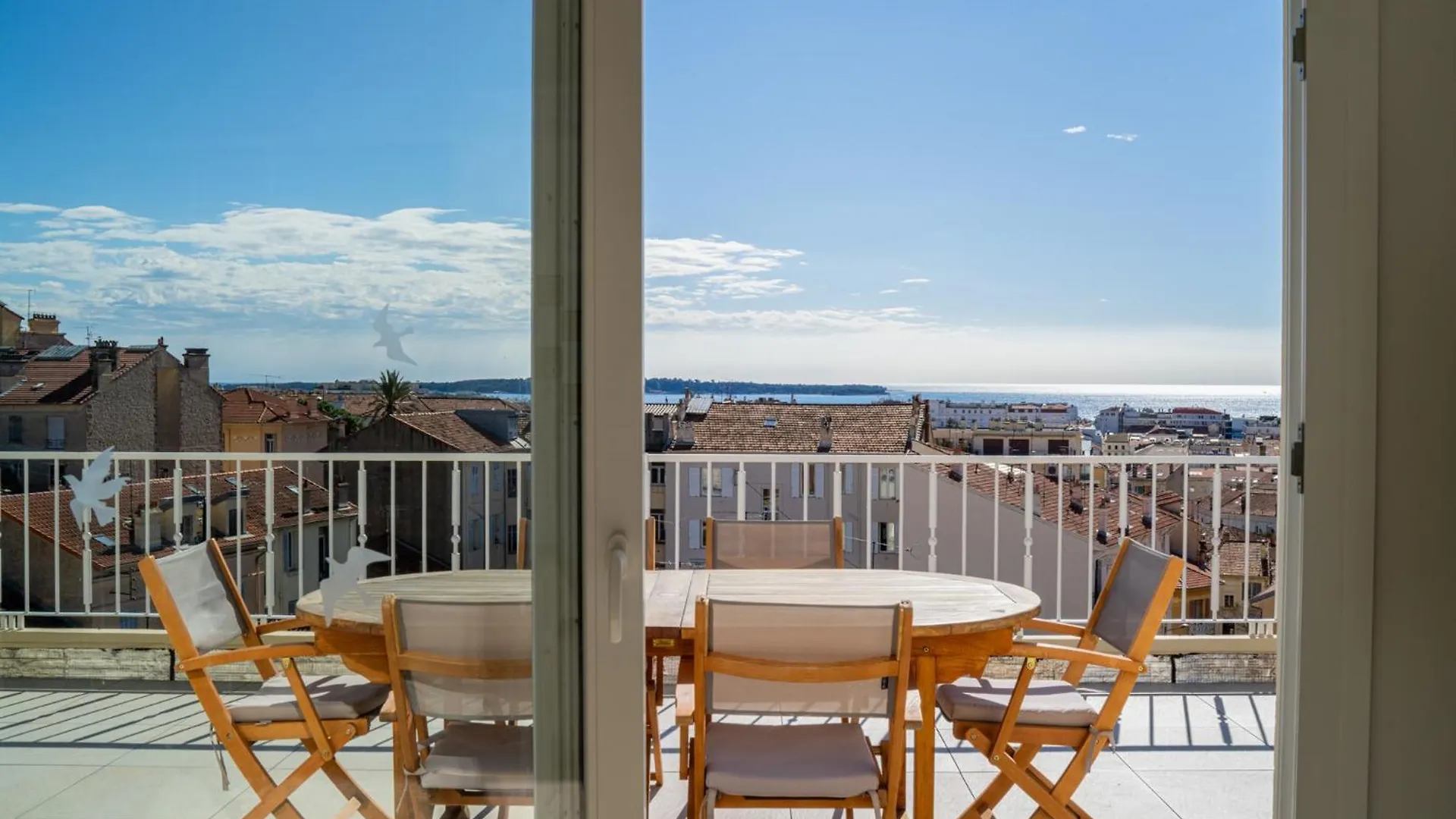 Appartement Avec Terrasse Et Vue Mer 戛纳 法国